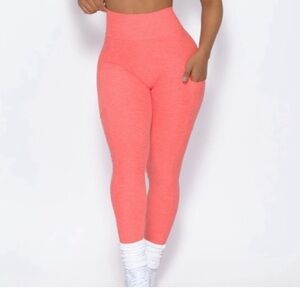 Bombshell sportswear curves leggings